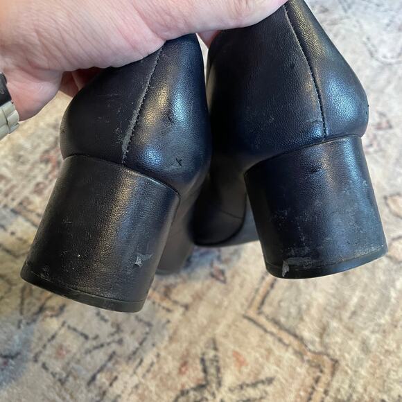 Tory Burch Chelsea Pump in Tory Navy Napa Leather SZ 8 Minimalist Classic GUC - Picture 8 of 10